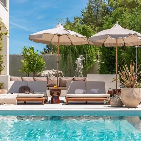 Modern With Private Pool Апартаменти *