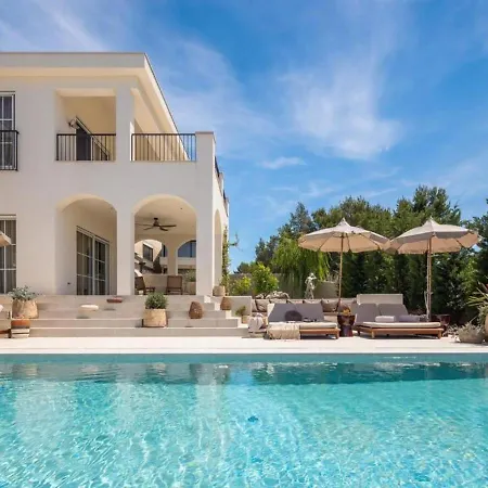 Modern With Private Pool Апартаменти *