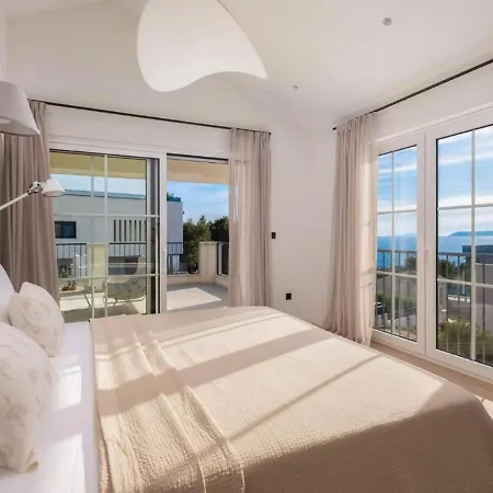 Modern With Private Pool شقة بودْسْتغانا