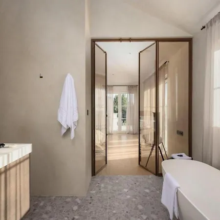 Апартаменти Modern With Private Pool