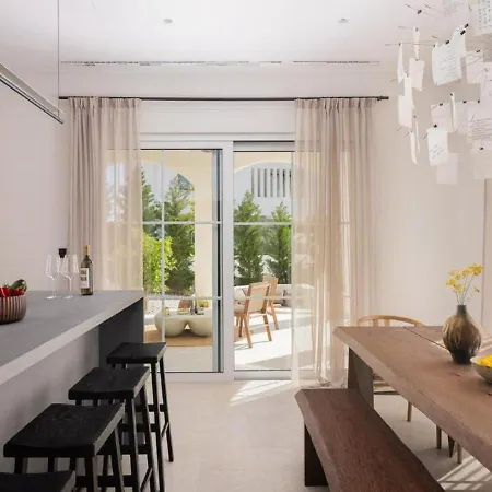 Modern With Private Pool بودْسْتغانا