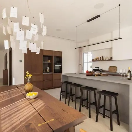 Modern With Private Pool Апартаменти