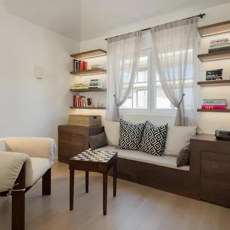 Modern With Private Pool Апартаменти