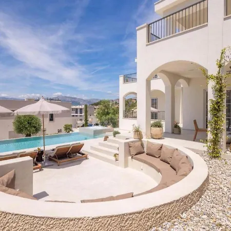 Modern With Private Pool