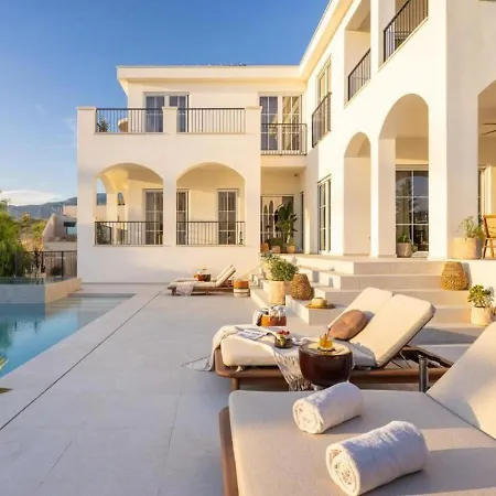 Modern With Private Pool * بودْسْتغانا