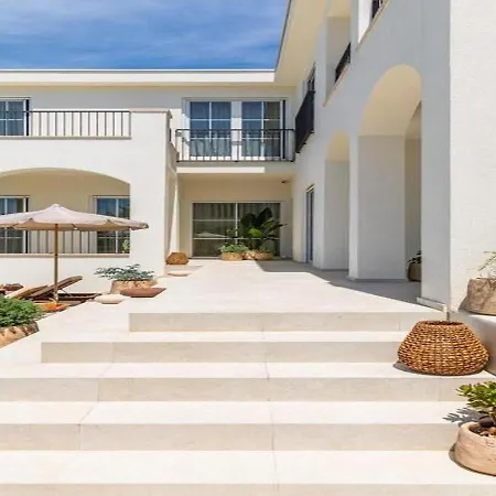Modern With Private Pool * بودْسْتغانا